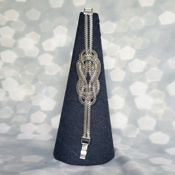 Metal Mesh Knot Bracelet - Picture 3 of 5